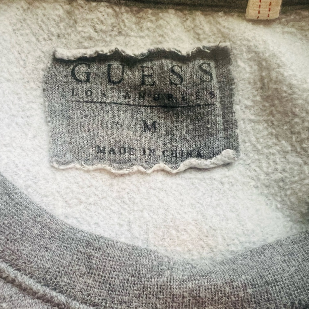 Guess sweatshirt - Picture 2 of 4